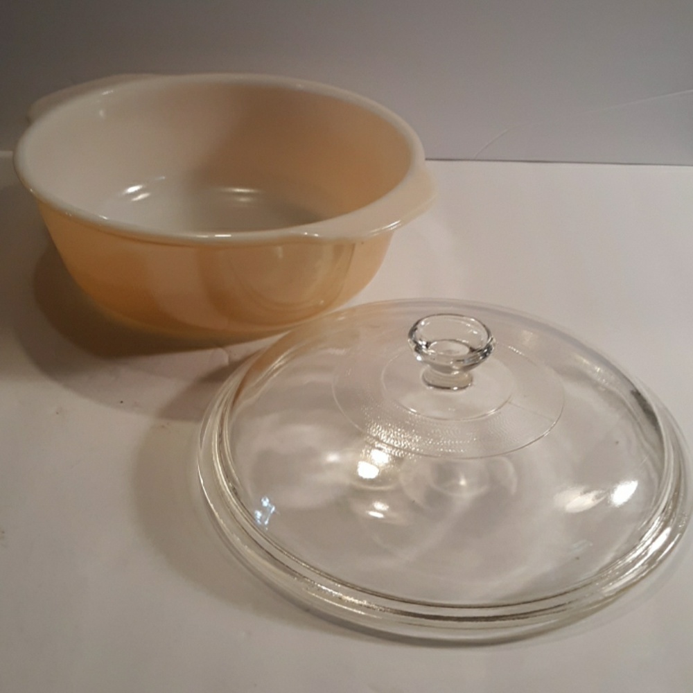 Fire-King 2 qt covered peach casserole dish